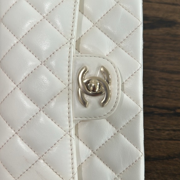 Selling a RARE Chanel Mini Rectangle Crystal Handle in WHITE LAMBSKIN - Picture 9 of 16
